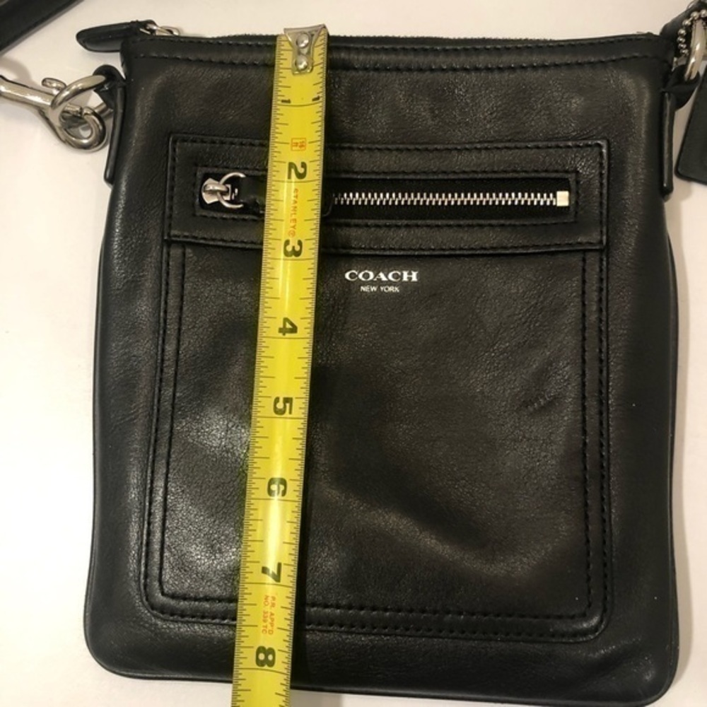 Coach black crossbody swingpack bag - Picture 6 of 10